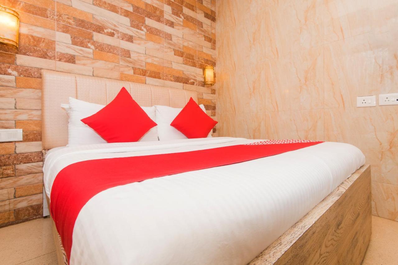 מומביי Hotel Oliver, Colaba מראה חיצוני תמונה